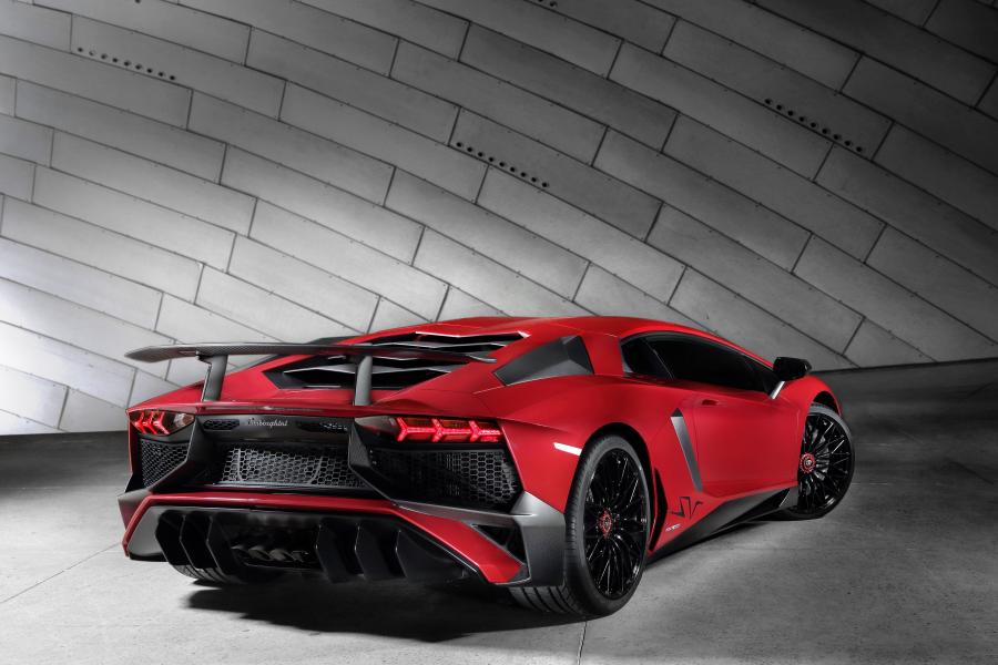  Lamborghini Aventador LP750-4 Superveloce 2015 года  (фото 2 из 49)